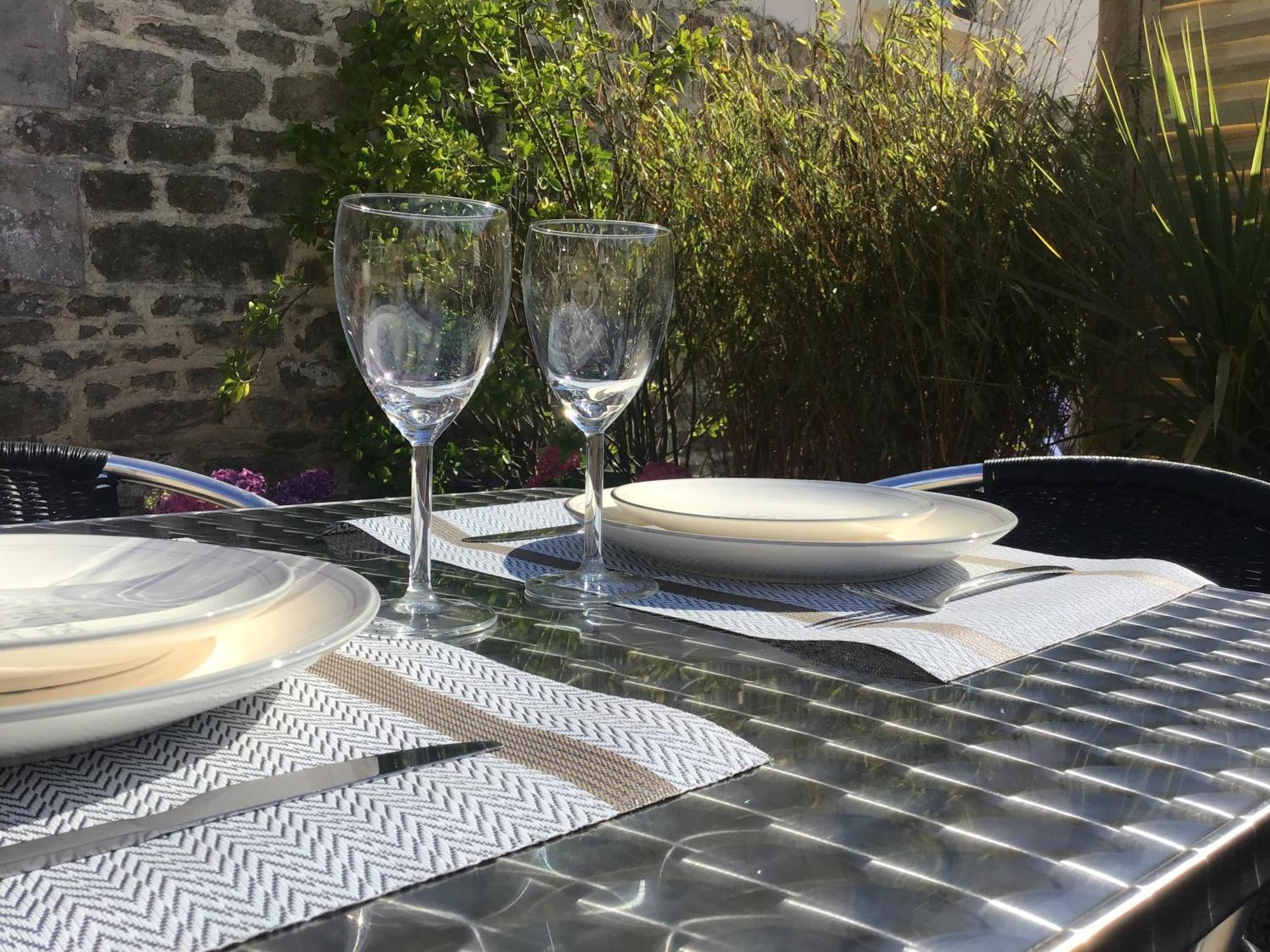 Charmant Gite Avec Exterieur Et Piscine Partagee Mespaul Esterno foto